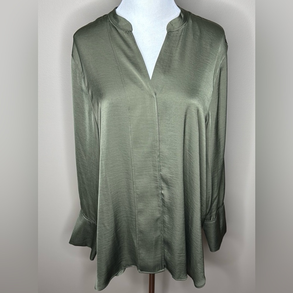 M & S Collection womens long sleeved hunter green blouse v-neck size 18.